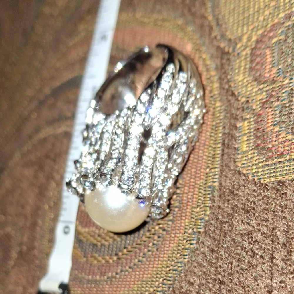 Elegant Silver Pearl Ring